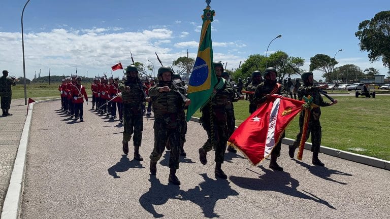 Cerimônia dos Fuzileiros Navais Revela a Essência da Prontidão e Integração com a Sociedade no Rio Grande