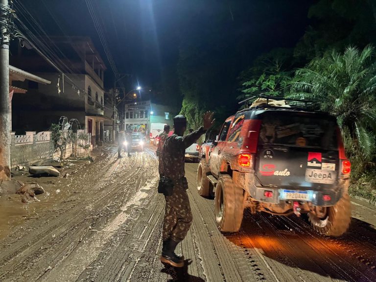 Solidariedade em Ação: Exército Brasileiro Mobiliza Apoio às Vítimas das Chuvas no Espírito Santo
