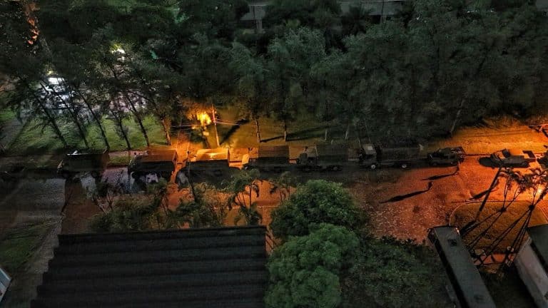 Marinha do Brasil em Ação: O Compromisso com a Sociedade Frente aos Desafios do Temporal no Rio de Janeiro