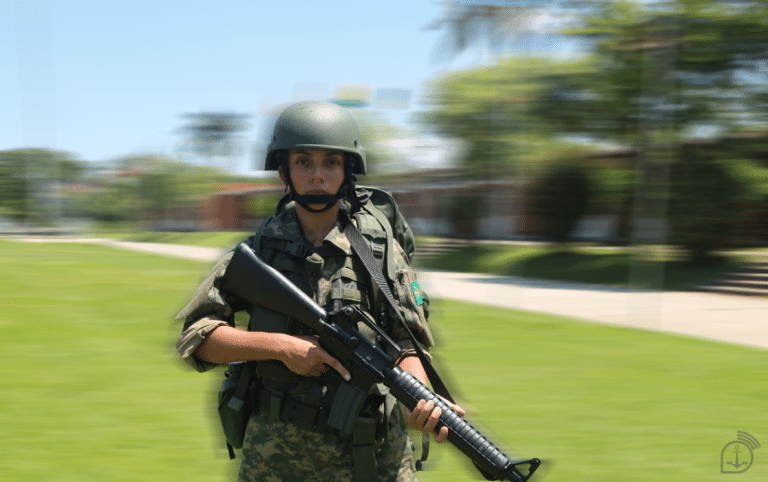 Na Vanguarda da Marinha: Como as Mulheres Estão Redefinindo as Fronteiras na Guerra Naval
