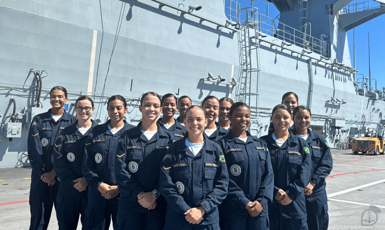 Revolução Azul-Marinho: As Primeiras Mulheres a Navegar em Águas Profundas da História Militar Brasileira