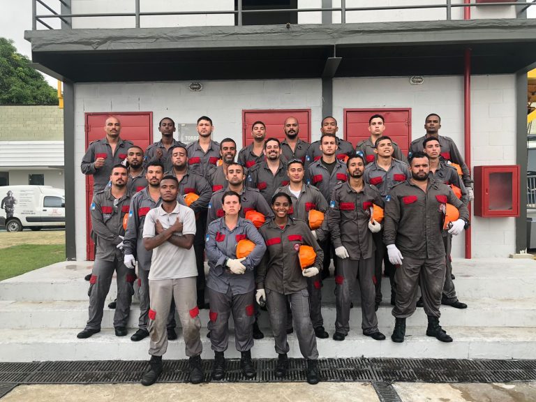 Salvaguardando Vidas e Carreiras: O Novo Horizonte dos Fuzileiros Navais através do Curso de Bombeiro Civil