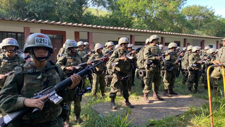 2º CAMPO DE FORMAÇÃO PARA FUZILEIROS NAVAIS DESAFIA RECRUTAS COM INCLUSÃO FEMININA E NOVAS TÉCNICAS
