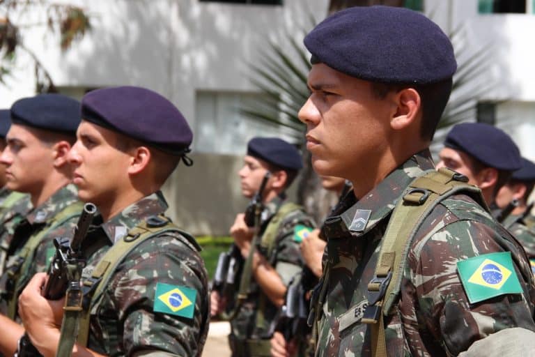 EXÉRCITO BRASILEIRO ANUNCIA CONCURSO COM 1.100 VAGAS PARA SARGENTOS DE CARREIRA