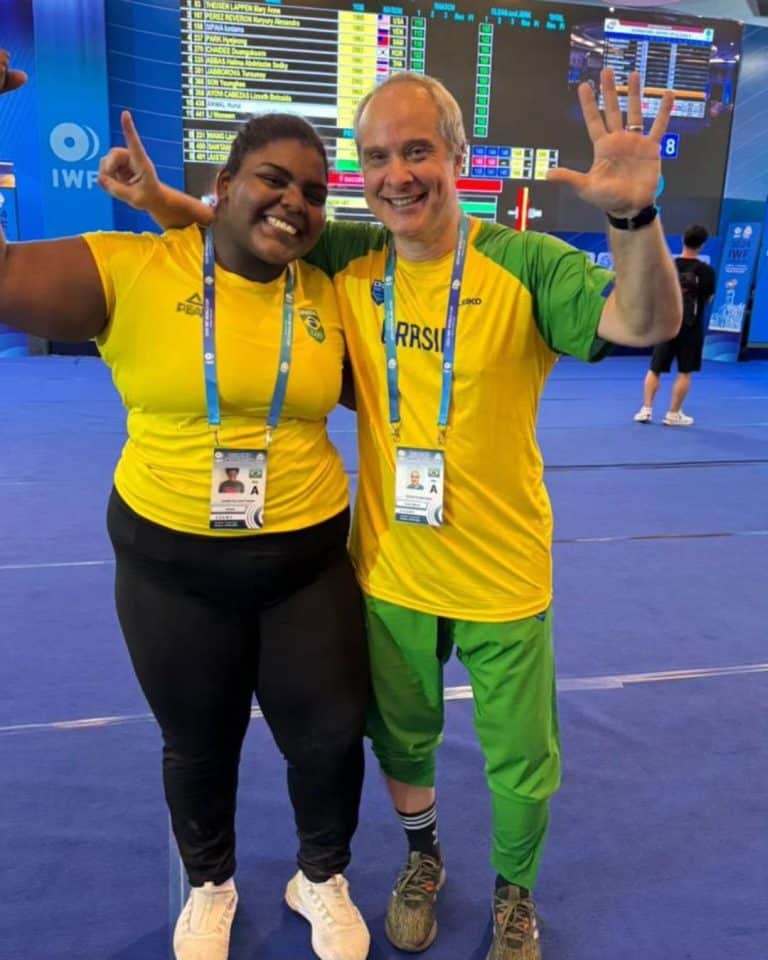 ATLETA DA MARINHA DO BRASIL ESTABELECE NOVO RECORDE SUL-AMERICANO NA COPA DO MUNDO DE LEVANTAMENTO DE PESOS