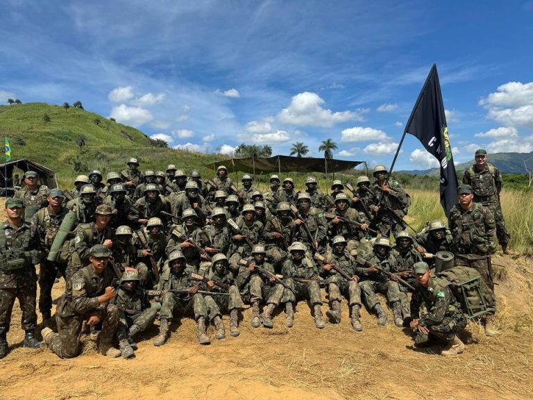 SOLDADOS DO EXÉRCITO SUPERAM DESAFIOS NO CAMPO DE INSTRUÇÃO DE GERICINÓ