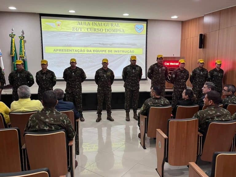 ESCOLA DE PÁRA-QUEDISTAS INAUGURA CURSO COM FOCO EM OPERAÇÕES AEROTERRESTRES