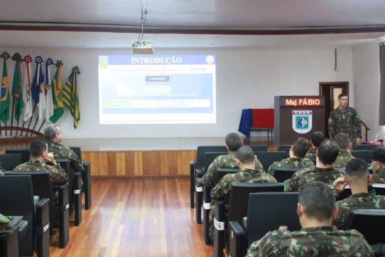EASA REALIZA PALESTRA SOBRE DOUTRINA MILITAR E LIÇÕES APRENDIDAS COM ESPECIALISTA DO EXÉRCITO