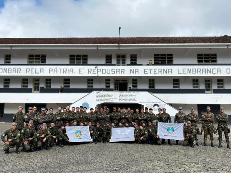 SUPERAÇÃO E HABILIDADE: MILITARES E BRIGADISTAS CONQUISTAM QUALIFICAÇÃO EM MONTANHISMO