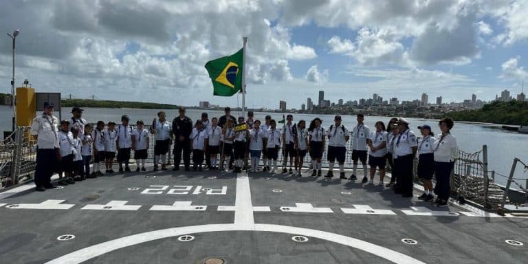 MAR E JUVENTUDE: NAVIO-PATRULHA ARAGUARI ABRE PORTAS PARA O FUTURO MARÍTIMO DO BRASIL