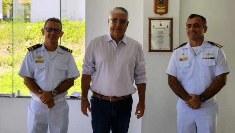SENADOR LUIS EDUARDO GIRÃO VISITA ESCOLA DE APRENDIZES-MARINHEIROS DO CEARÁ