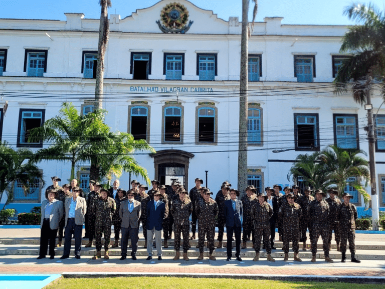 DIA NACIONAL DA ENGENHARIA É COMEMORADO COM HONRARIAS E TRADIÇÃO PELO COMANDO MILITAR DO LESTE