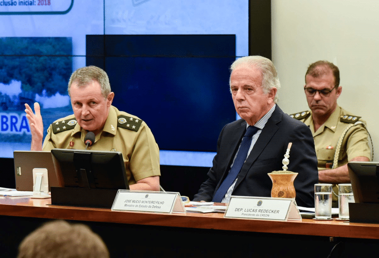COMANDANTE DO EXÉRCITO BRASILEIRO DESTACA AVANÇOS E DESAFIOS EM AUDIÊNCIA NA CÂMARA DOS DEPUTADOS