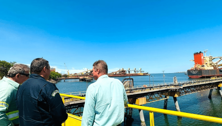 Capitania dos Portos do Espírito Santo Realiza Visitas Técnicas a Importantes Terminais Marítimos