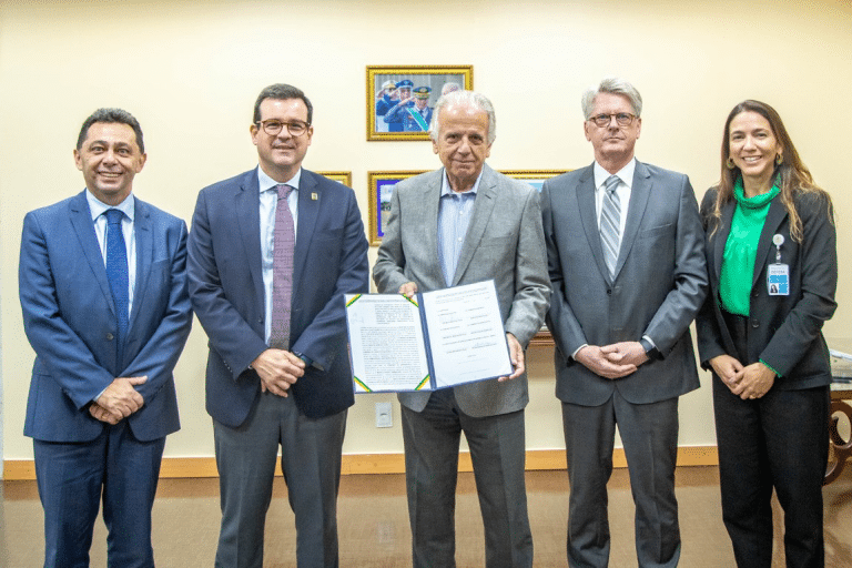 INOVAÇÃO E SUSTENTABILIDADE: MINISTÉRIO DA DEFESA E BNDES FIRMAM ACORDO PARA OTIMIZAÇÃO DE PATRIMÔNIO IMOBILIÁRIO