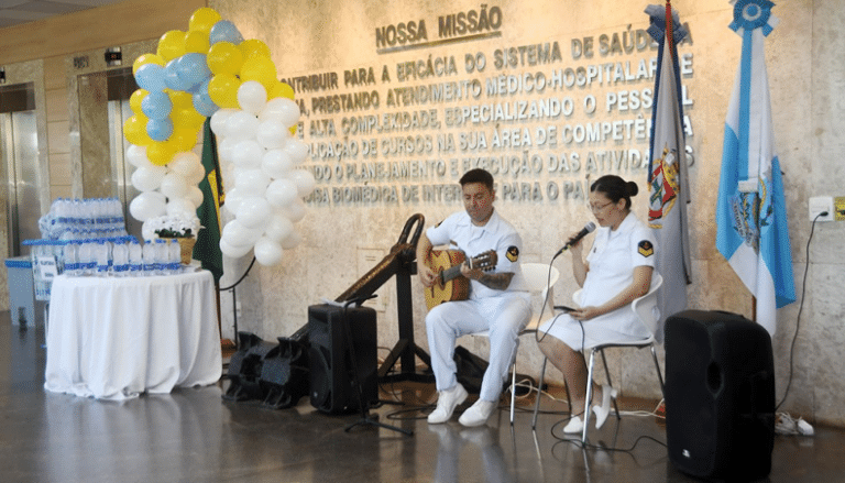 HOSPITAL NAVAL MARCÍLIO DIAS CELEBRA O DIA MUNDIAL DA VOZ COM MÚSICA E CONSCIENTIZAÇÃO
