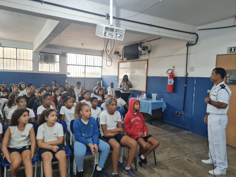 CIAMPA Promove Educação Cívica e Recreativa para Estudantes da Escola Municipal Almirante Frontin