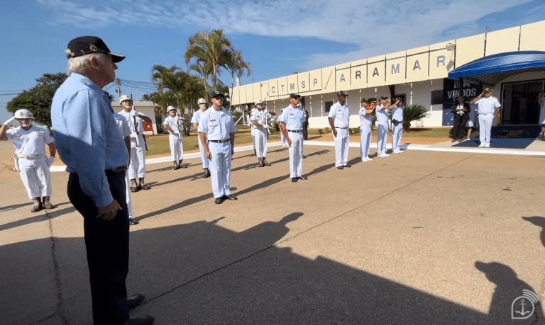 MINISTRO DA DEFESA VISITA INSTALAÇÕES DO PROGRAMA NUCLEAR DA MARINHA EM SÃO PAULO