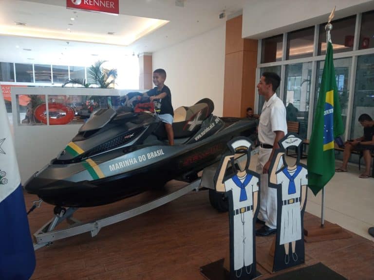 CAPITANIA DOS PORTOS DE ALAGOAS PROMOVE CONSCIENTIZAÇÃO MARÍTIMA EM EXPOSIÇÃO NO SHOPPING PÁTIO MACEIÓ