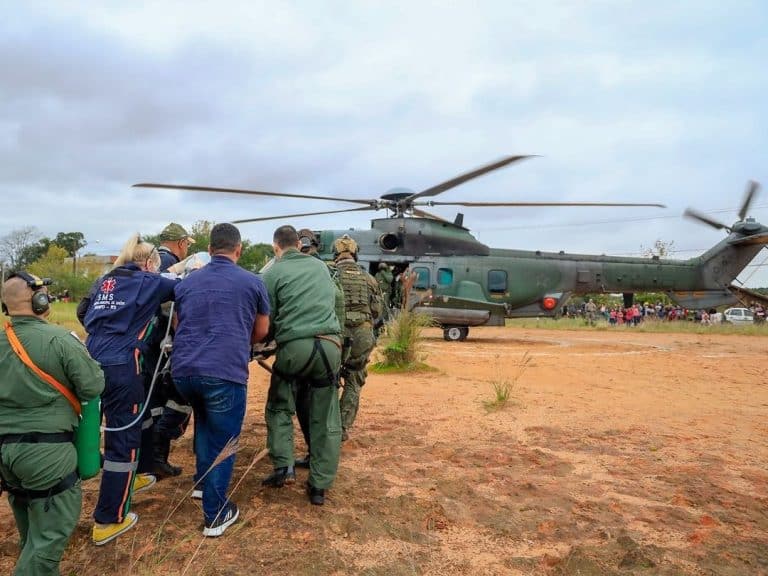 ESQUADRÃO PUMA DA FAB EXECUTA MISSÃO CRUCIAL DE EVACUAÇÃO AEROMÉDICA NO RIO GRANDE DO SUL