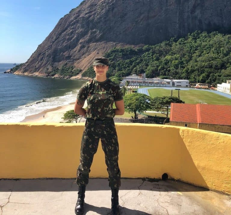Despedida Emocionante de uma Estrela do PAAR Após Oito Anos de Conquistas