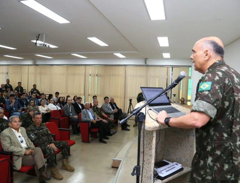 1ª JORNADA ACADÊMICA DO CMNE EXPLORA O PAPEL DA INTELIGÊNCIA ARTIFICIAL NA SEGURANÇA CIBERNÉTICA