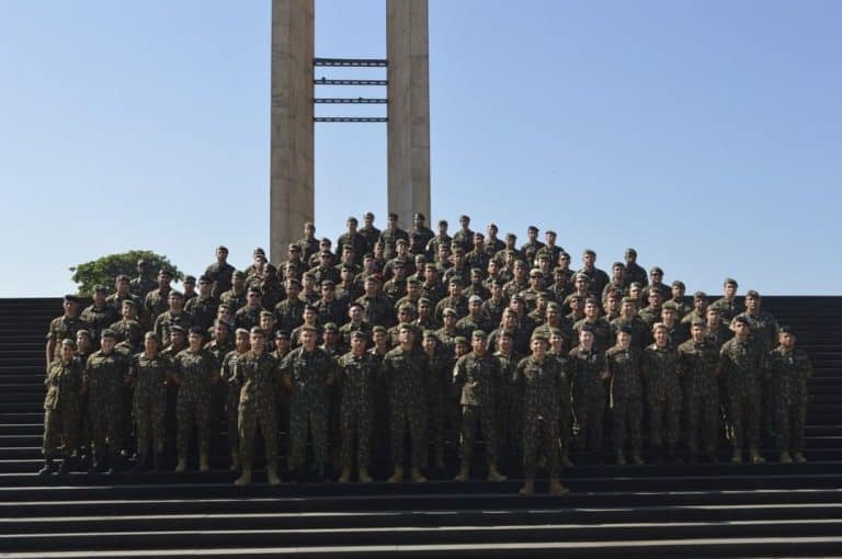 ALUNOS DA ESIE VISITAM O MONUMENTO NACIONAL AOS MORTOS DA SEGUNDA GUERRA MUNDIAL NO RIO DE JANEIRO