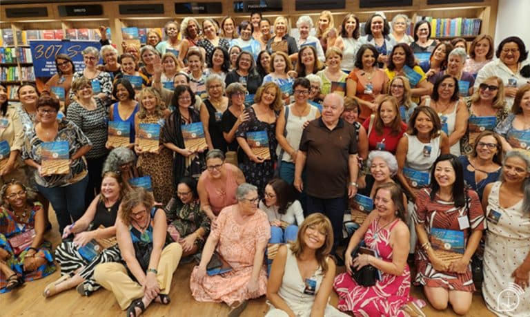 A PRIMEIRA TURMA FEMININA DA MARINHA: UMA HISTÓRIA DE CORAGEM E SUPERAÇÃO