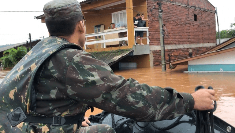 OPERAÇÃO TAQUARI 2: FORÇAS ARMADAS INTENSIFICAM ESFORÇOS DE RESGATE E APOIO EM MEIO A CATASTROFE NO RIO GRANDE DO SUL