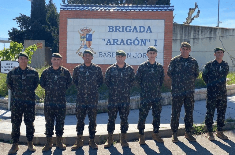 MISSÃO DE PAZ NO LÍBANO: MILITARES BRASILEIROS SÃO TREINADOS PELA ELITE DO EXÉRCITO ESPANHOL