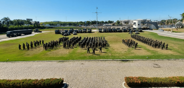 MARINHA ATIVA GRUPAMENTO E TRANSPORTA HOSPITAL DE CAMPANHA PARA AJUDAR VÍTIMAS DAS CHUVAS NO RIO GRANDE DO SUL