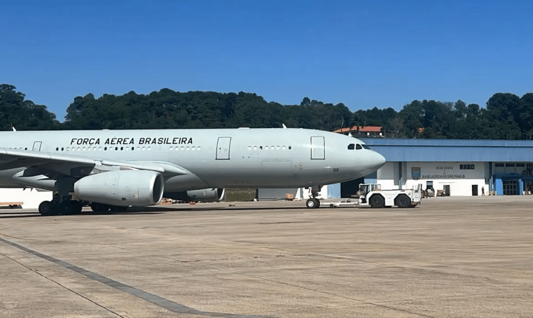 FORÇA AÉREA BRASILEIRA (FAB) LEVA 34 TONELADAS DE DOAÇÕES ÀS VÍTIMAS DE ENCHENTES NO RS