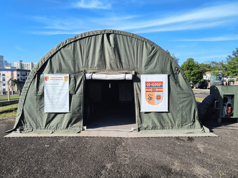 HOSPITAIS DE CAMPANHA DO EXÉRCITO SÃO INSTALADOS NO RIO GRANDE DO SUL