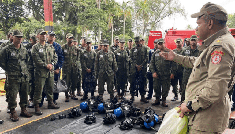 ALUNOS DO CIASC VISITAM GRUPAMENTO DE OPERAÇÕES COM PRODUTOS PERIGOSOS DO CBMERJ