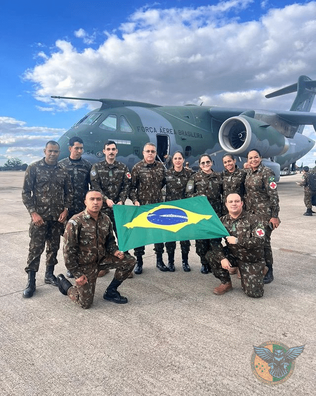 EQUIPE MÉDICA DO EXÉRCITO CHEGA AO RS PARA REFORÇAR AJUDA AS VÍTIMAS DAS ENCHENTES