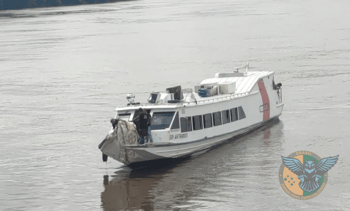 NAVIO-PATRULHA FLUVIAL “RONDÔNIA” APREENDE MATERIAL ILÍCITO NO RIO JAPURÁ