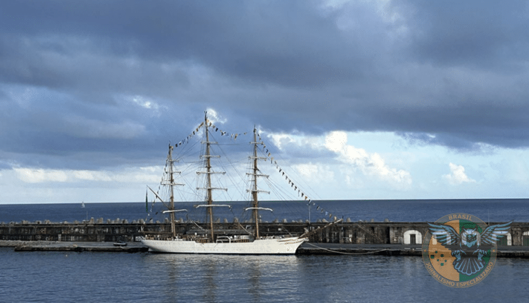 Navio-Veleiro “Cisne Branco” Representa a Marinha do Brasil no Arquipélago dos Açores