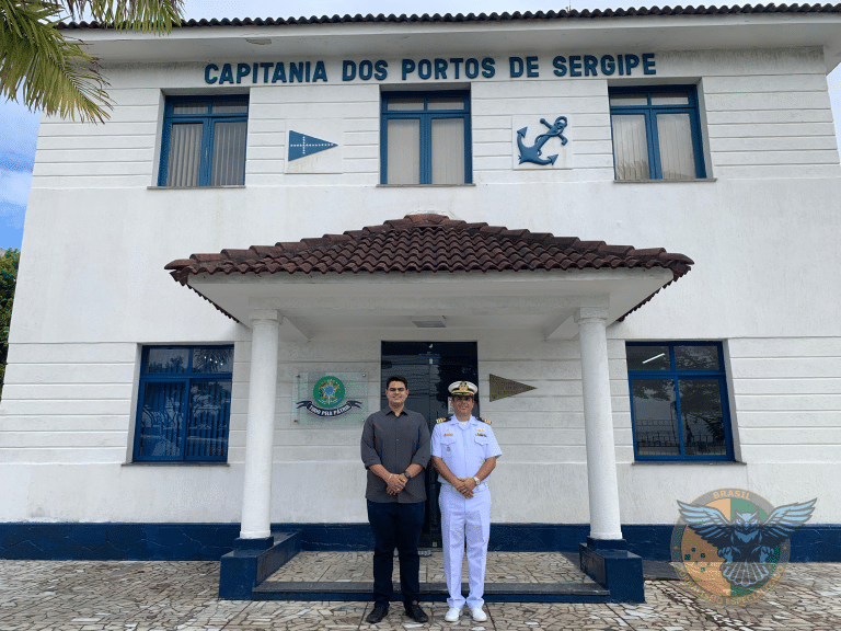 Deputado Federal Ícaro de Valmir visita Capitania dos Portos de Sergipe
