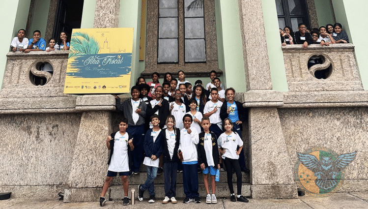 Crianças do Projeto “Música e Cidadania” do PROFESP visitam a Ilha Fiscal