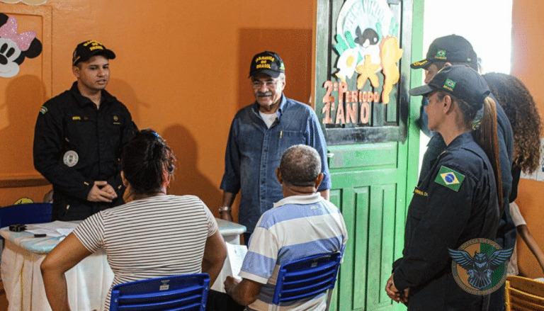 Senador Chico Rodrigues visita Agência Fluvial e NAsH “Carlos Chagas”