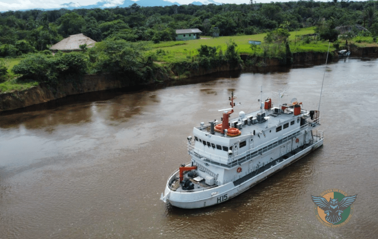 Marinha do Brasil faz primeira operação fluvial na Terra Yanomami
