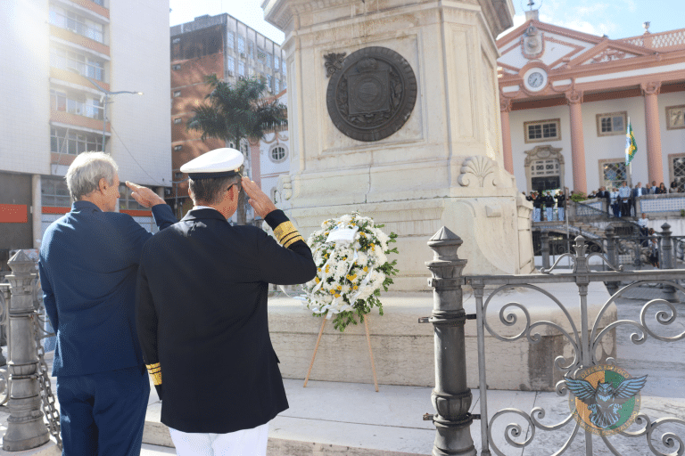 Dia da Marinha é celebrado com homenagens em Salvador
