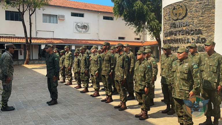 Fuzileiros Navais de Brasília participam de treinamento no Pantanal