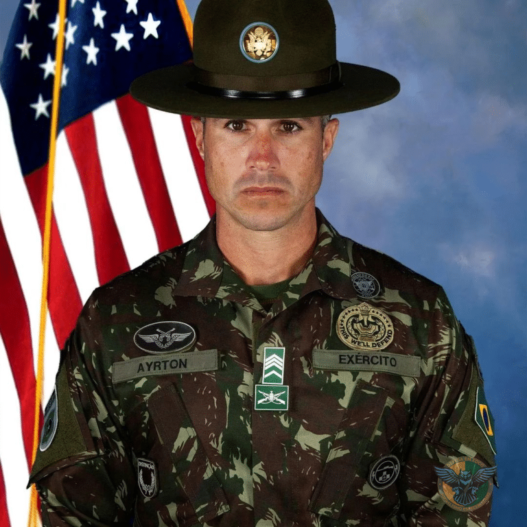 Segundo-Sargento Ayrton Barreto Silva Conquista Título de Iron Drill Sergeant nos EUA