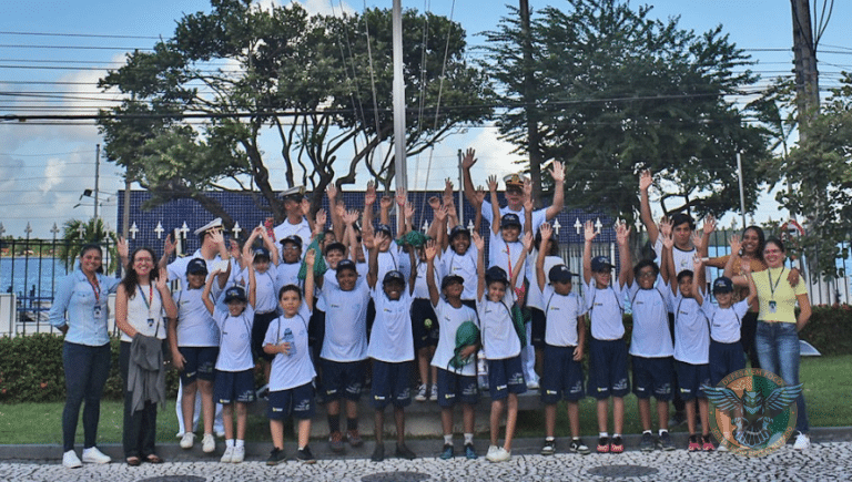 Capitania dos Portos de Sergipe recebe adolescentes do CREAS