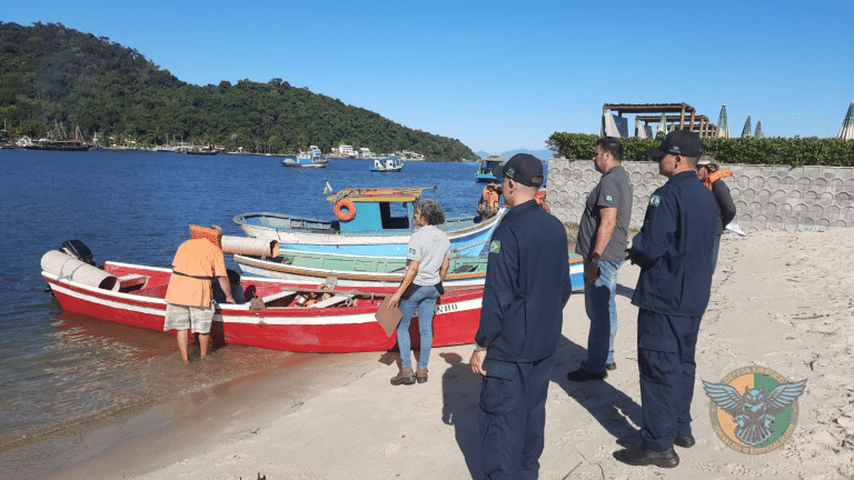 Marinha apoia pescadores artesanais em ação social na Baía de Sepetiba