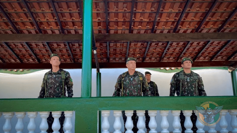 General de Divisão inspeciona 2ª Companhia de Infantaria em Campos dos Goytacazes
