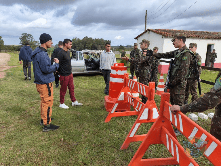 12º RC Mec conduz Treinamento de Elite para Operações de Garantia da Lei e da Ordem