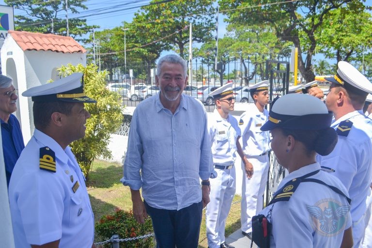 Capitania dos Portos de Alagoas recebe Deputado Paulão em visita institucional