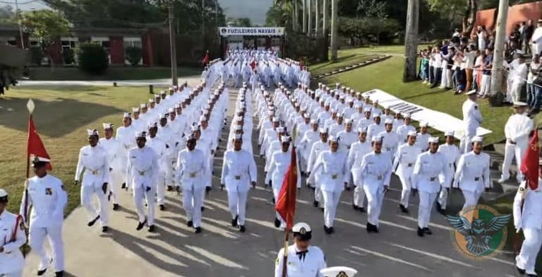 Inclusão e igualdade: Marinha forma Primeiras Mulheres Fuzileiros Navais